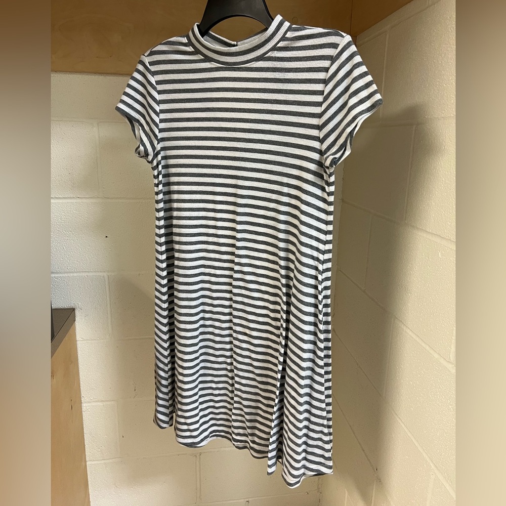 White and grey striped short sleeve dress